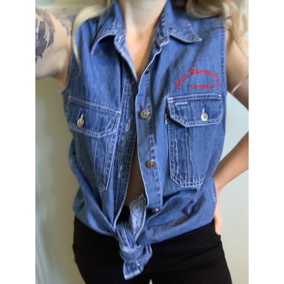 Medium, Levi’s, vintage classic denim boyfriend sleeveless button down top - Picture 2 of 15